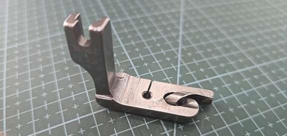 PIE DOBLADILLADOR MÁQUINA RECTA IND 3/16  5 M